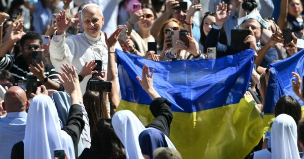 Papa Leo XIV savaş çıkaranları 'barışı seçmeye' çağırdı