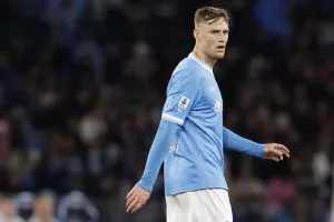 Liverpool, Napoli'nin Hollandalı Stoperi Sam Beukema'yı Transfer Listesine Aldı