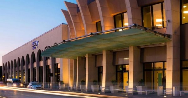 Malta Havalimanı Sınır Kontrol Gecikmelerini Azaltmak İçin Geçici Kabinler Kuracak