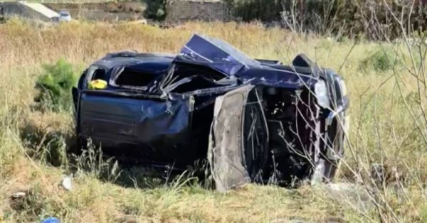 Xewkija'da Otomobil Tarlaya Yuvarlandı: 64 Yaşındaki Sürücü Hastaneye Kaldırıldı