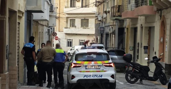 Gżira'da Göç Denetimlerinde 32 Kişi Gözaltına Alındı