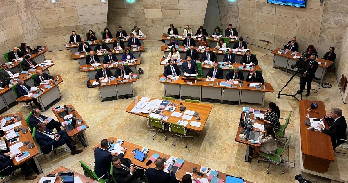 Milletvekillerinin Mal Beyanında Eşlerin Yer Almaması 'Ciddi Bir Endişe Kaynağı'