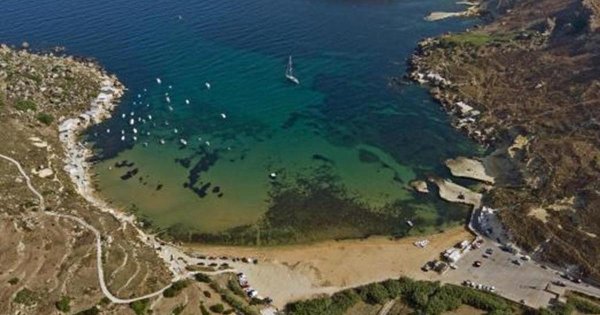 Ġnejna Körfezi'nde Kayıkhane Çatısı Çöktü: Bir Kadın Yaralandı