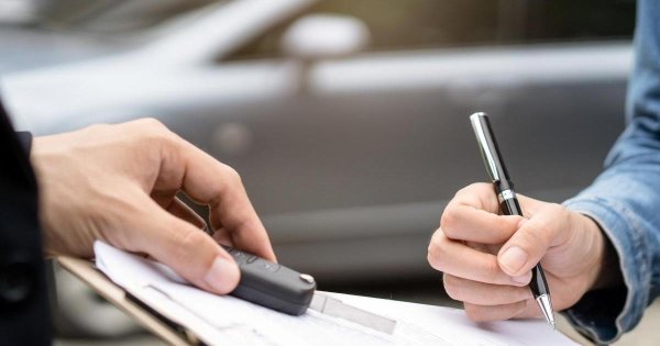 Araç kiralama şirketi çalışanı müşteri depozitolarını zimmetine geçirmekle suçlanıyor