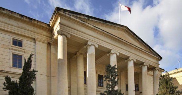 Malta'da Ev Hırsızlığı Yapan İki Ayrı Çete Çökertildi: 4 Kişi Tutuklandı