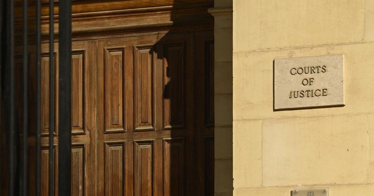 Paceville'de Bir Kişiyi Ağır Yaralayan ve Bıçak Taşıyan Adama İki Yıl Hapis