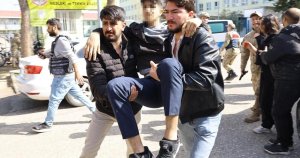 Türkiye'de Okul Saldırısında 16 Kişi Yaralandı, Saldırgan Polisle Çatışma Sonrası Hayatını Kaybetti