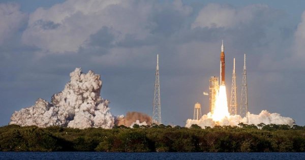 Artemis Astronotları Ay'a Doğru Yola Çıktı: 'Nefes Kesici'