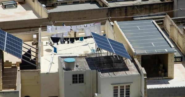 Malta Hükümeti Güneş Enerjisi Hibelerini Yeniden Başlattı: Büyük Projeler İçin İhale Açıldı