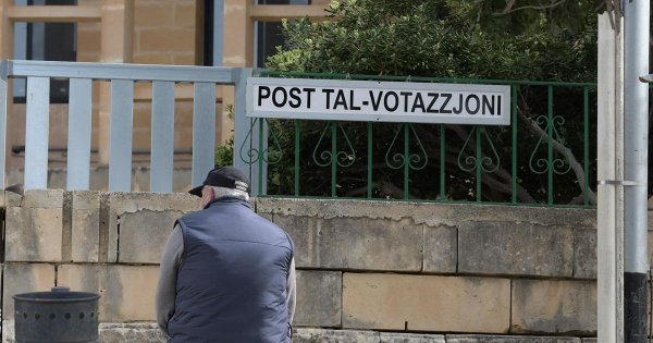 Seçim Komisyonu Sandık Görevlisi ve Sayım Personeli Başvurularını Açtı