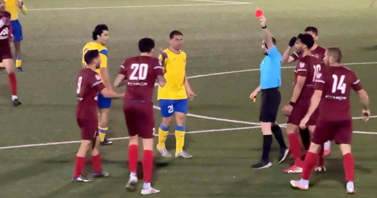 Polis Memurları Amatör Futbolcuların Saldırısından Hakemi Korudu