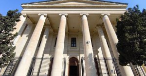 18 yaşındaki İngiliz turist Senglea sokaklarında çıplak dolaştığını itiraf etti