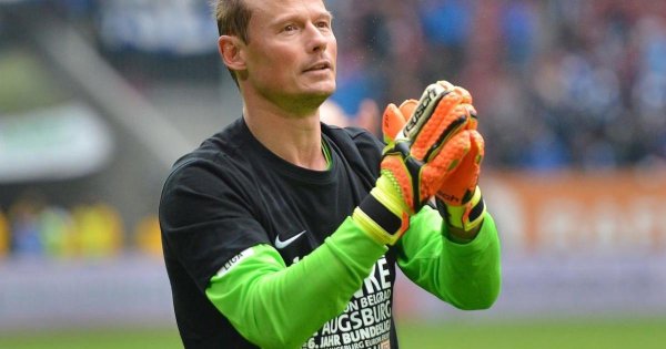 Eski Arsenal ve Liverpool kalecisi Alex Manninger tren kazasında hayatını kaybetti