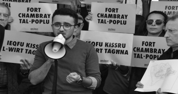 Luke Said, Fort Chambray'daki İngiliz Kışlası'nın Yıkım Kararını ve Ggantija Yakınlarındaki Apartman İznini Sert Bir Dille Eleştirdi