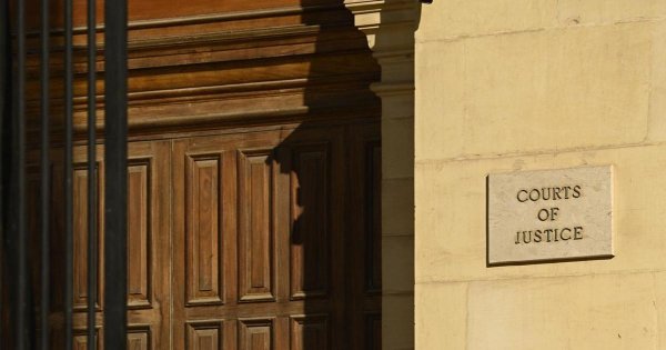 Eski Sevgilisinin Balkonuna Tırmanan Adama Denetimli Serbestlik Cezası