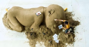 Bu Yaz Malta'ya Dev Kum Heykelleri Geliyor