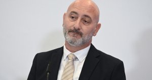 Galdes, seçimden men edilmesinin ardından 'koordineli saldırı' kurbanı olduğunu iddia etti