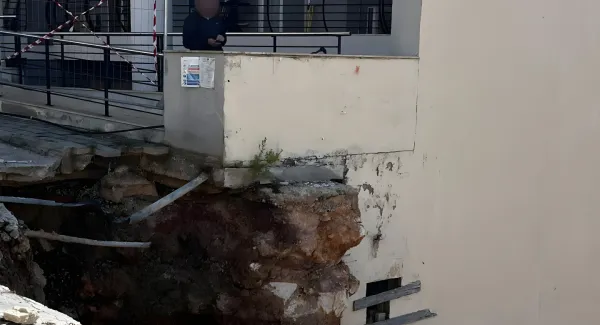 Xemxija'da Çöken Yolun Onarımı İki Ay Sürecek