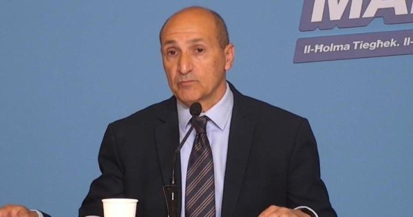 Chris Fearne: PN'nin sağlık planları bizi yirmi yıl geriye götürür