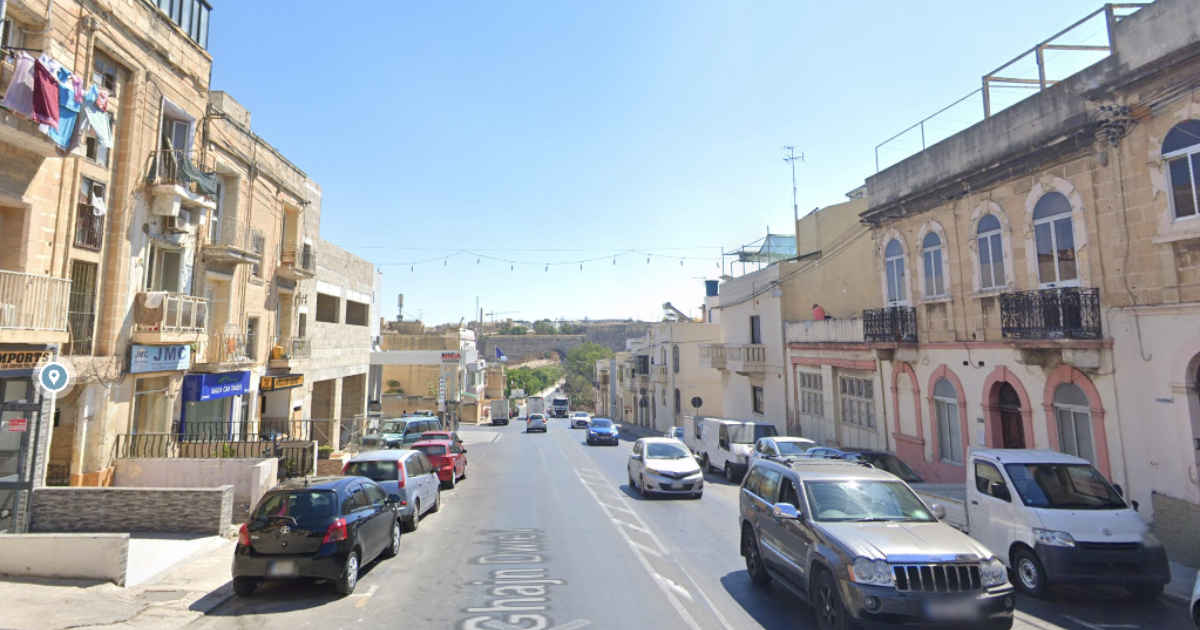 Paola'da Araç Çarpan 20 Yaşındaki Genç Ağır Yaralandı