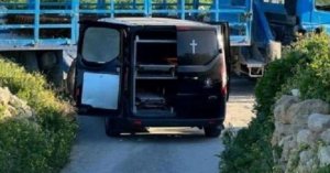 Siġġiewi'de Kamyon Direğe Çarptı: 57 Yaşındaki Sürücü Hayatını Kaybetti