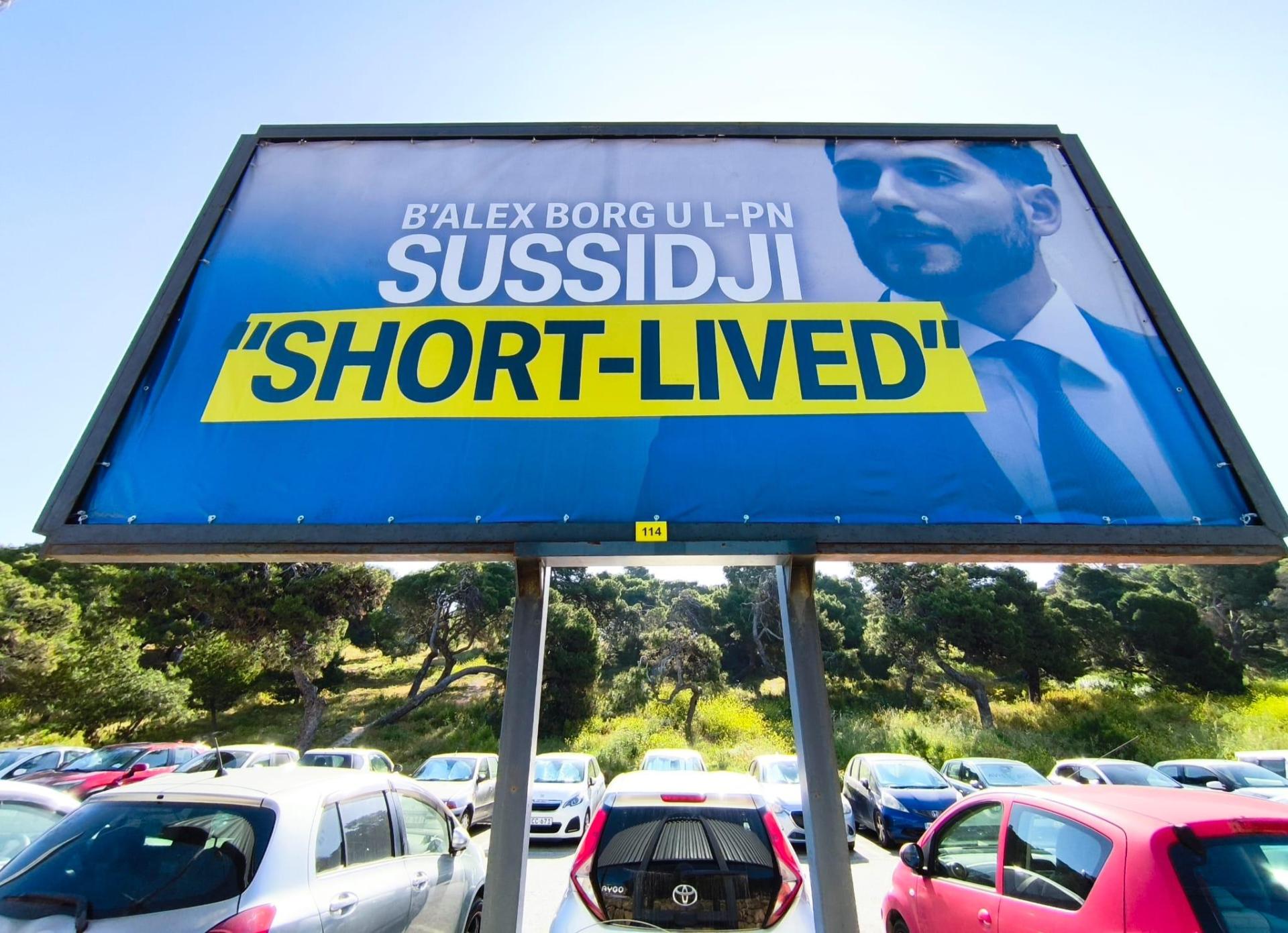 Labour'un Milliyetçi Parti liderini hedef alan son reklam panosu. Fotoğraf: Matthew Mirabelli