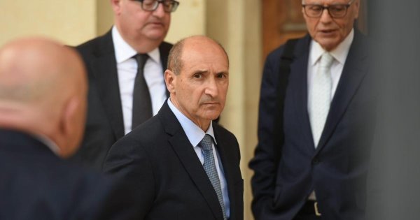 Fearne, Vitals/Steward hastane imtiyazı konusunda Mizzi ile yaşadığı çatışmaları anlattı