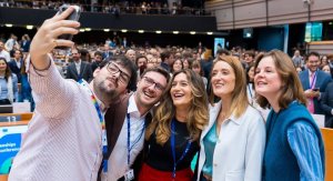 AP Başkanı Metsola Gençleri DiscoverEU Programına Başvurmaya Çağırdı