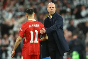 Liverpool Teknik Direktörü Slot: "Salah'ın İki Kupayla Daha Ayrılmasını Umuyorum"