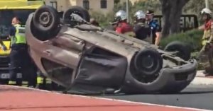 Għar Dalam'da Trafik Kazası: Araç Yan Yattı, 2 Yaşındaki Çocuk Yara Almadan Kurtuldu