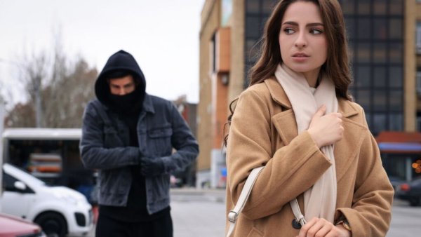 Israrlı Takip: Gizli ve Tehlikeli Bir İstismar Türü