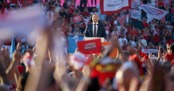 Abela Labour destekçilerine seslendi: Son dakikaya kadar kapı kapı dolaşın