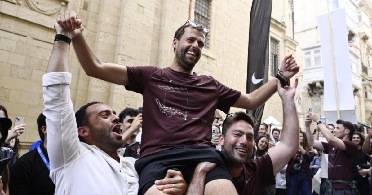 Zach Vella, Londra'dan Malta'ya destansı koşusunu evsizler yararına tamamladı