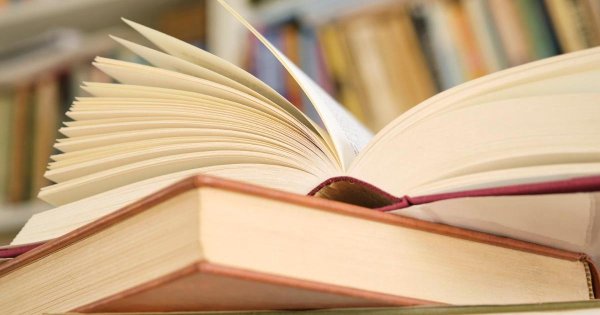 Momentum Baskı Altındaki Kitap Yayıncılarına Destek Verdi: 'Bu Sıradan Bir Sektör Değil'