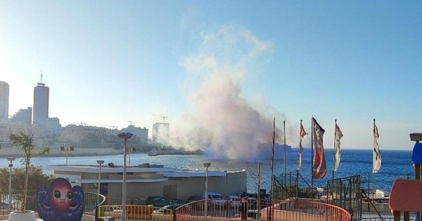 Sliema açıklarında beliren beyaz duman bulutu halkı şaşırttı
