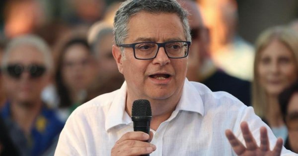 Adrian Delia'dan Maliye Bakanı'na: 'Hesap makinen nerede Caruana?'