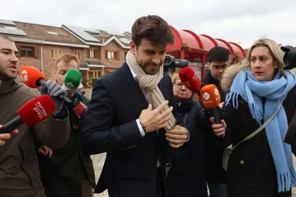 Piqué'ye hakeme yönelik protesto ve tehditler nedeniyle iki ay men cezası