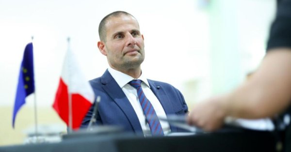 Abela'dan Emekli Aylığına Hak Kazanamayanlara COLA'ya Endeksli İkramiye Önerisi