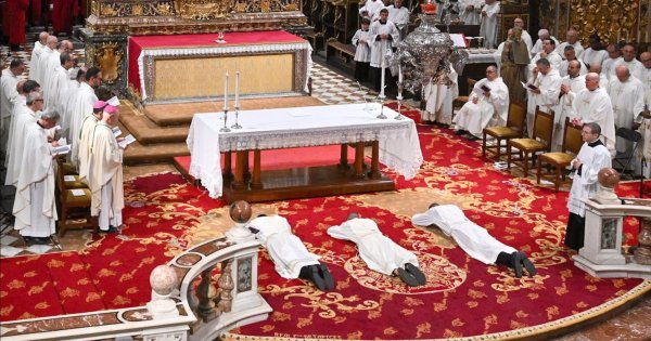 Valletta'da üç yeni rahip kutsandı: Kilise için 'umut mesajı'