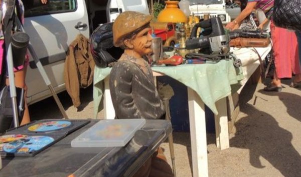 FSEG'in yaz tatili öncesi son bagaj satışı pazar günü Victoria'da