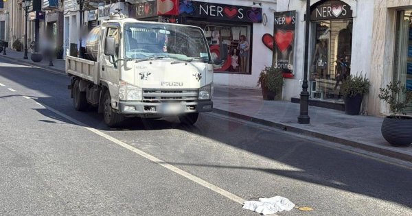 Ħamrun'da 84 Yaşındaki Kadına Kamyonet Çarptı: Ağır Yaralı