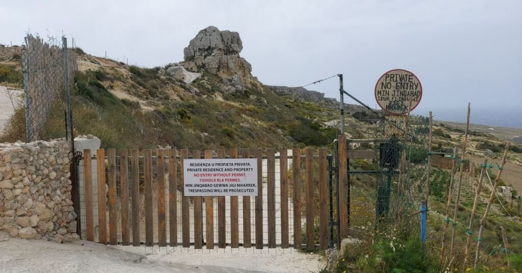 Mahkeme Kararı: Blata tal-Melħ Patikası Halka Açık Kalmalı