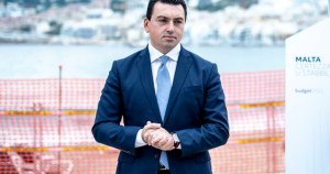 Aaron Farrugia siyaseti bıraktı, seçimlerde aday olmayacak