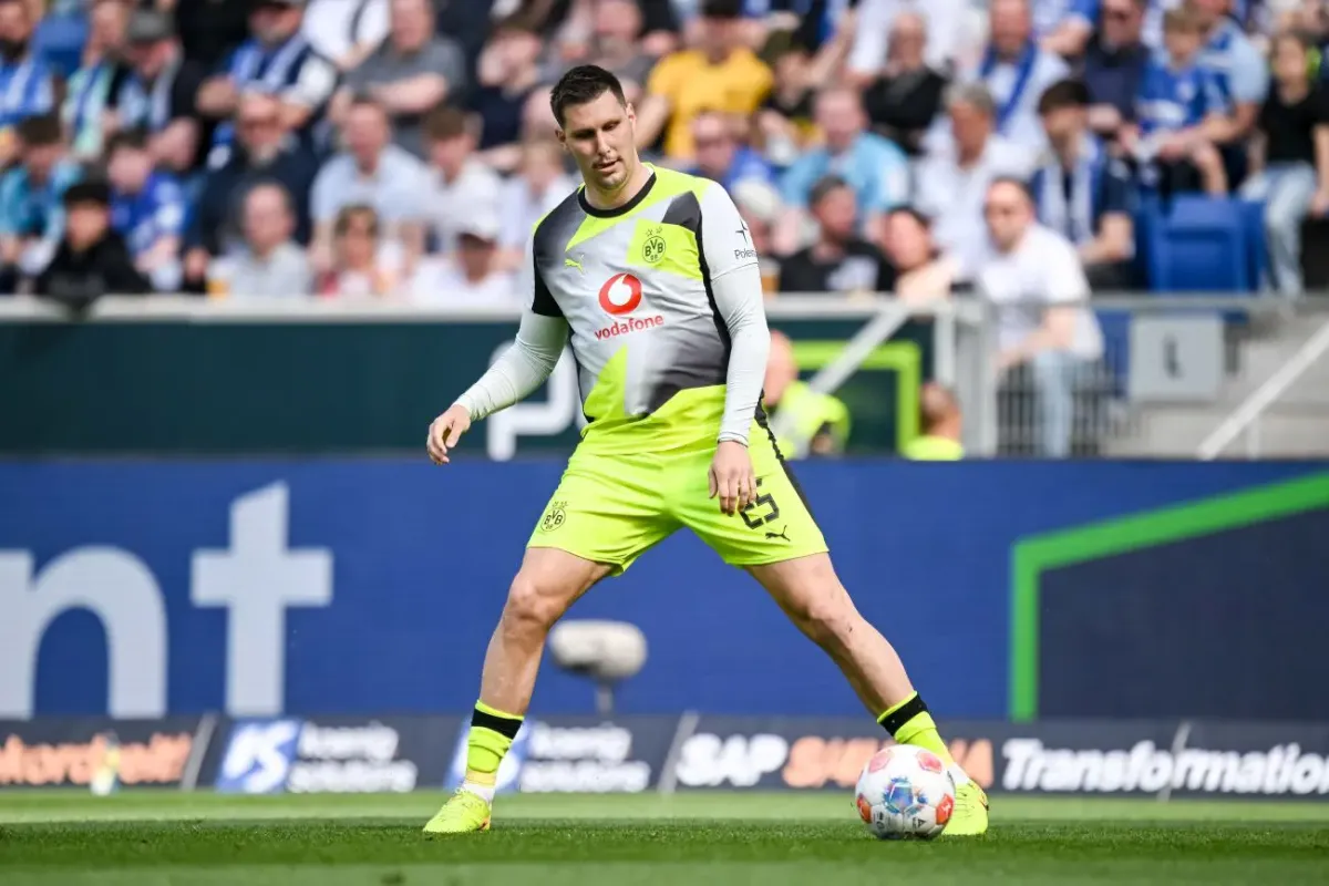 Borussia Dortmund'un Alman defans oyuncusu Niklas Süle, 30 yaşında futbolu bıraktı