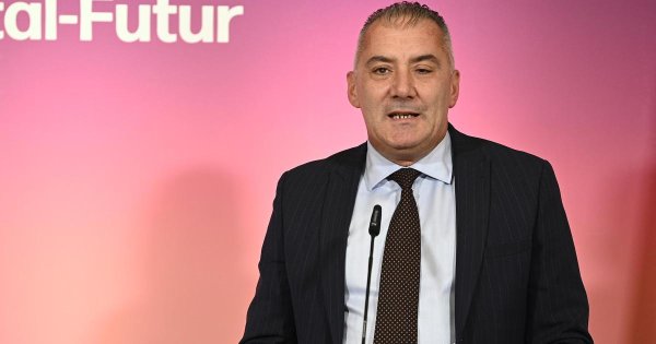 Hükümet, İngiltere'de Uzmanlaşan Maltalı Doktorların Tam Maaşını Karşılayacak