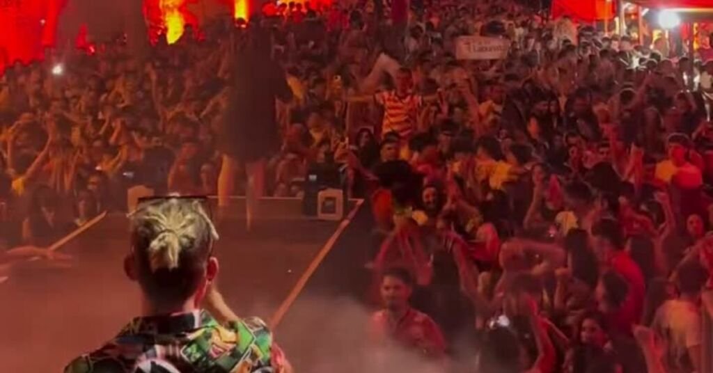 Binlerce Kişi DJ VANCO'nun Sahne Aldığı İşçi Partisi Gençlik Mitingine Katıldı