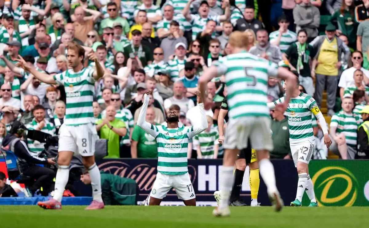 Celtic, İskoçya şampiyonluğunu son dakikalarda kazandı, Hearts'ın hayalleri yıkıldı