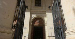 Tecavüz şüphelisi Valletta'da firar girişiminin ardından yeniden yakalandı
