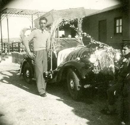 Festa için süslenmiş klasik bir araba