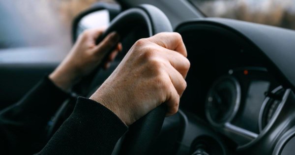 Ehliyetsiz Araç Kullanan ve Bıçak Taşıyan Genç Kefaletle Serbest Bırakıldı